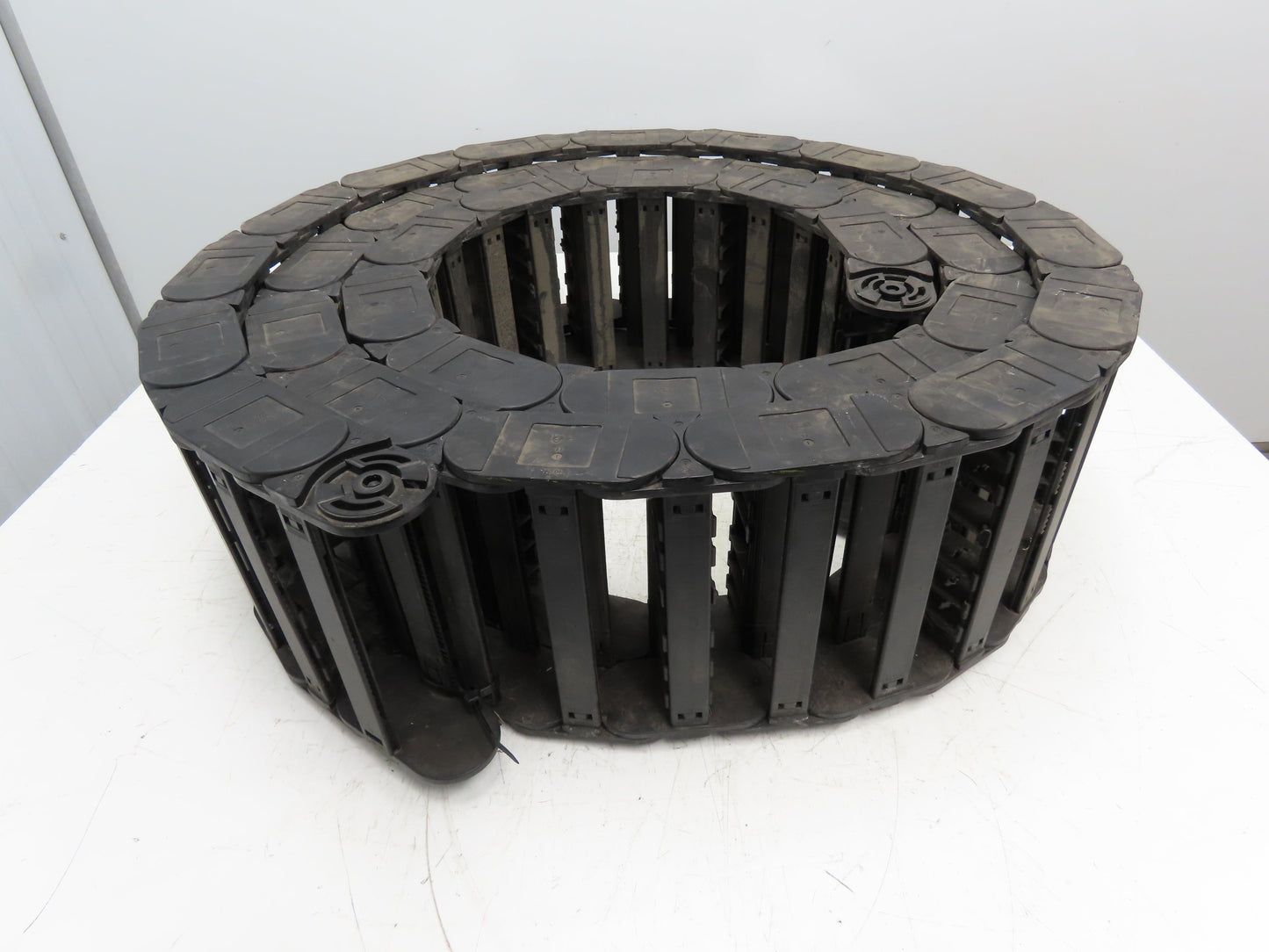 Igus 380.01 Series 38  Energy Chain Cable Carrier 67 Links 7.87"W 1.62"H 176"L