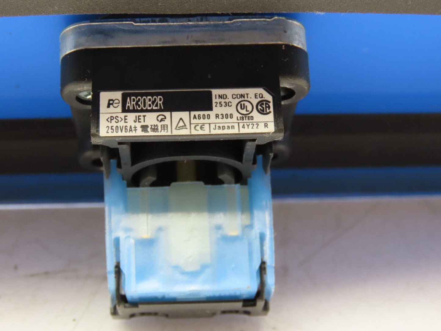 Pushbutton Control Station 5-Hole 30mm Giant Green Momentary Push Button AR30B2R