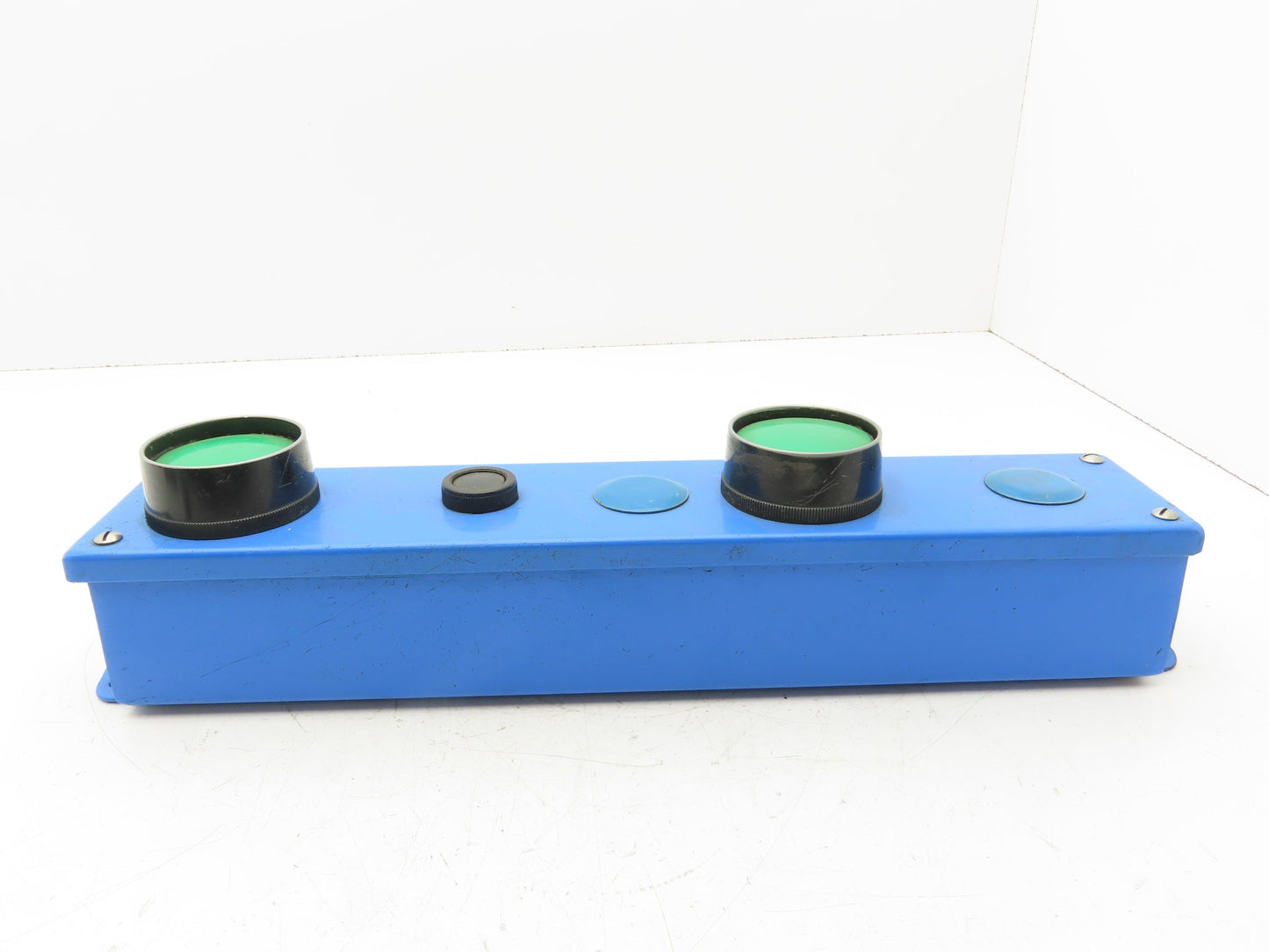 Pushbutton Control Station 5-Hole 30mm Giant Green Momentary Push Button AR30B2R