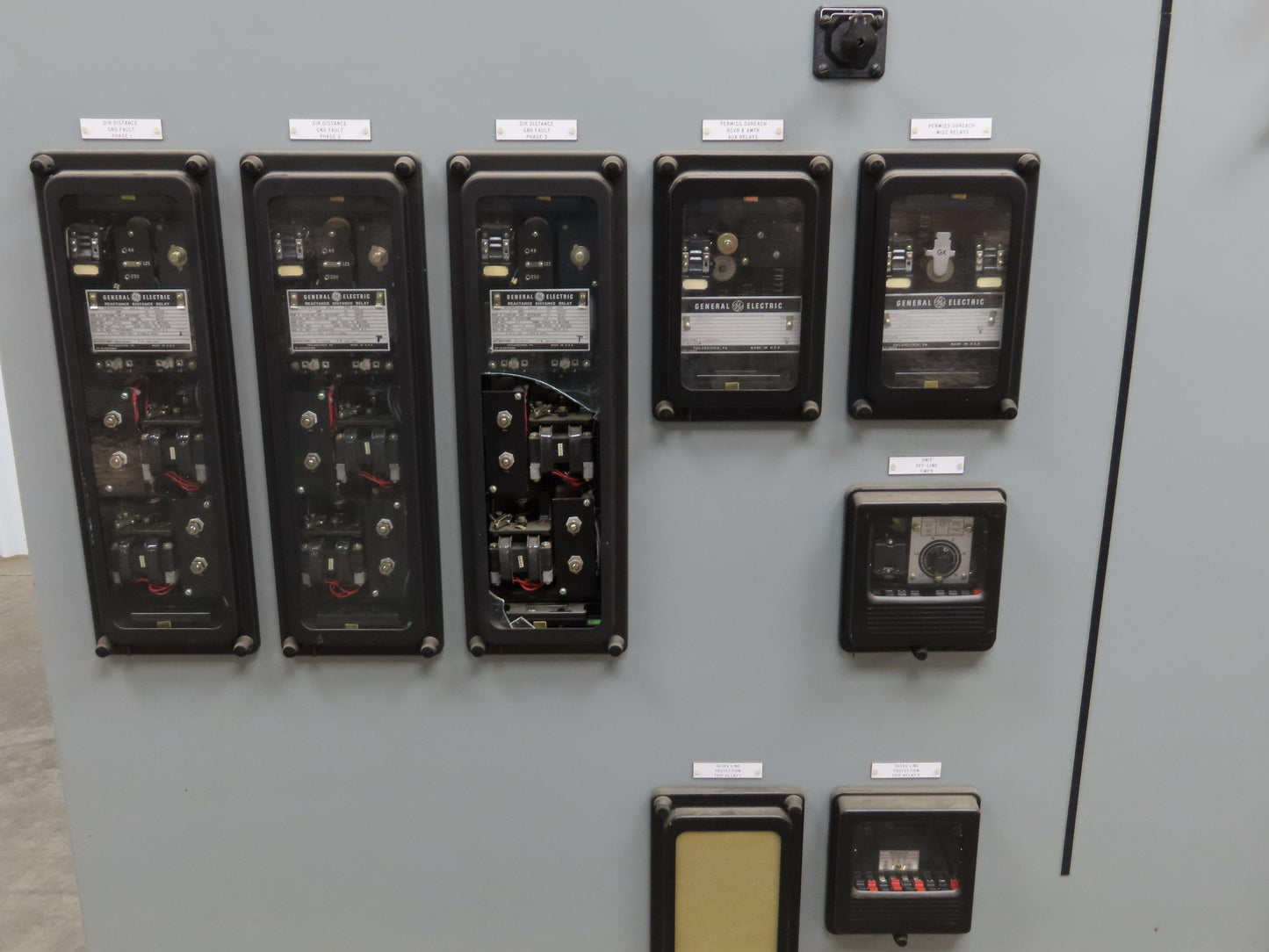 General Electric Reactance Distance Relay Control Panel MPL-H13-P879  765kv