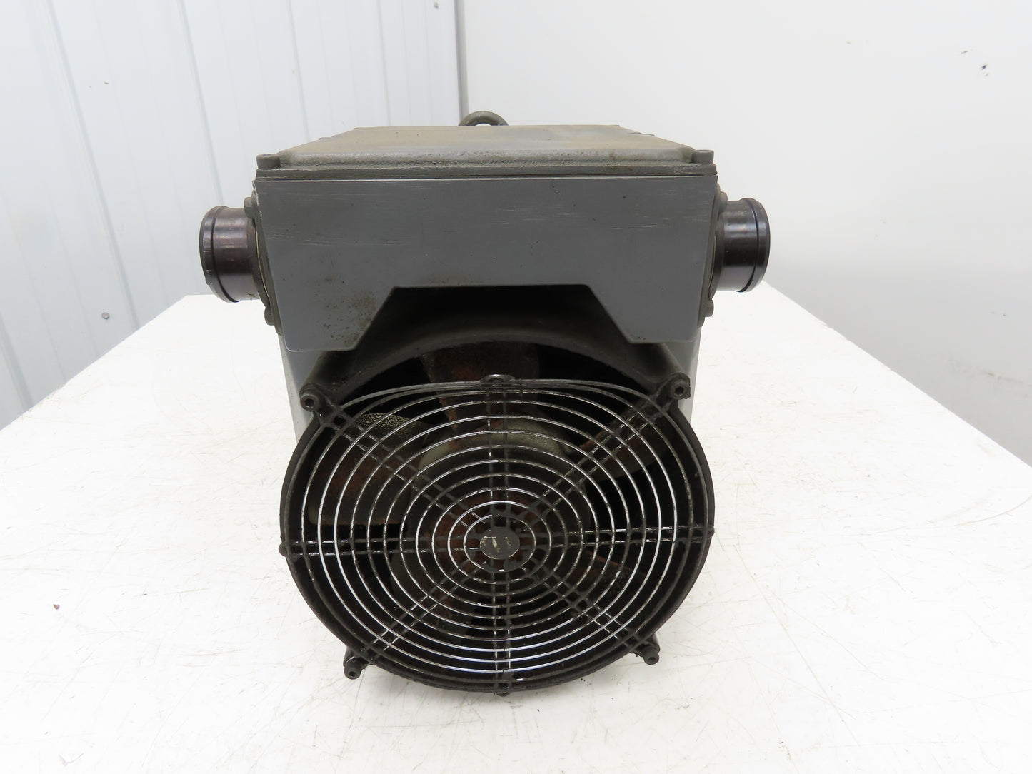 Mitsubishi SJ-V15-02 AC Spindle Servo Motor 5.5kw B160F Flange Mount 	6000 RPM