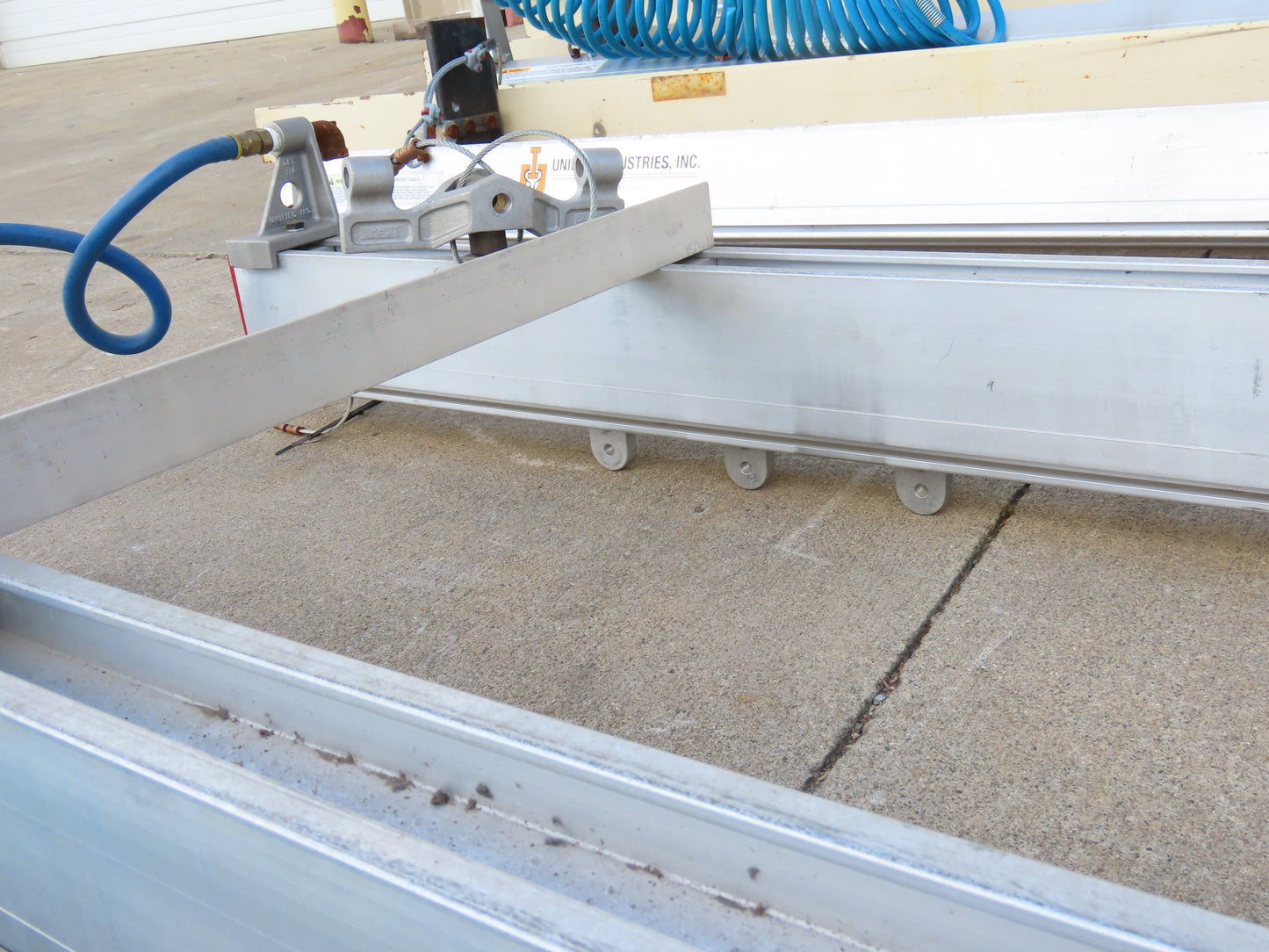 Unified 500 Lb Freestanding Bridge Crane Workstation 14' 9" Span 19' Runway