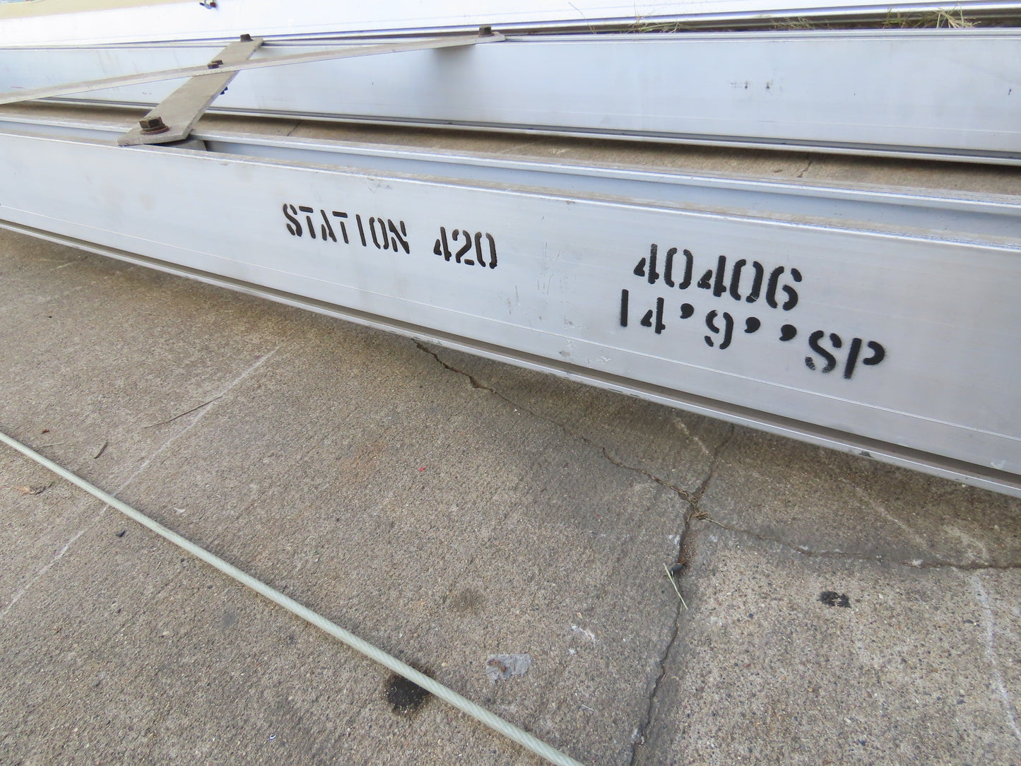 Unified 500 Lb Freestanding Bridge Crane Workstation 14' 9" Span 19' Runway