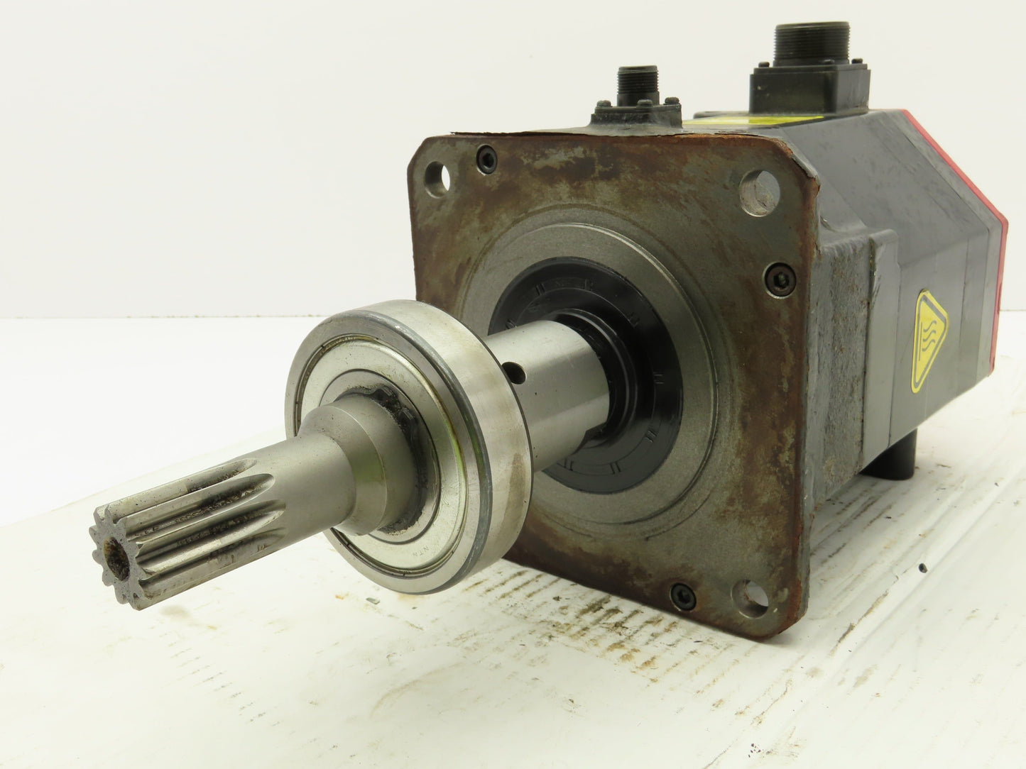 Fanuc A06B-0041-B605#S042 AC Servo Motor 4.3kw 149V 2000 RPM Pulsecoder Encoder