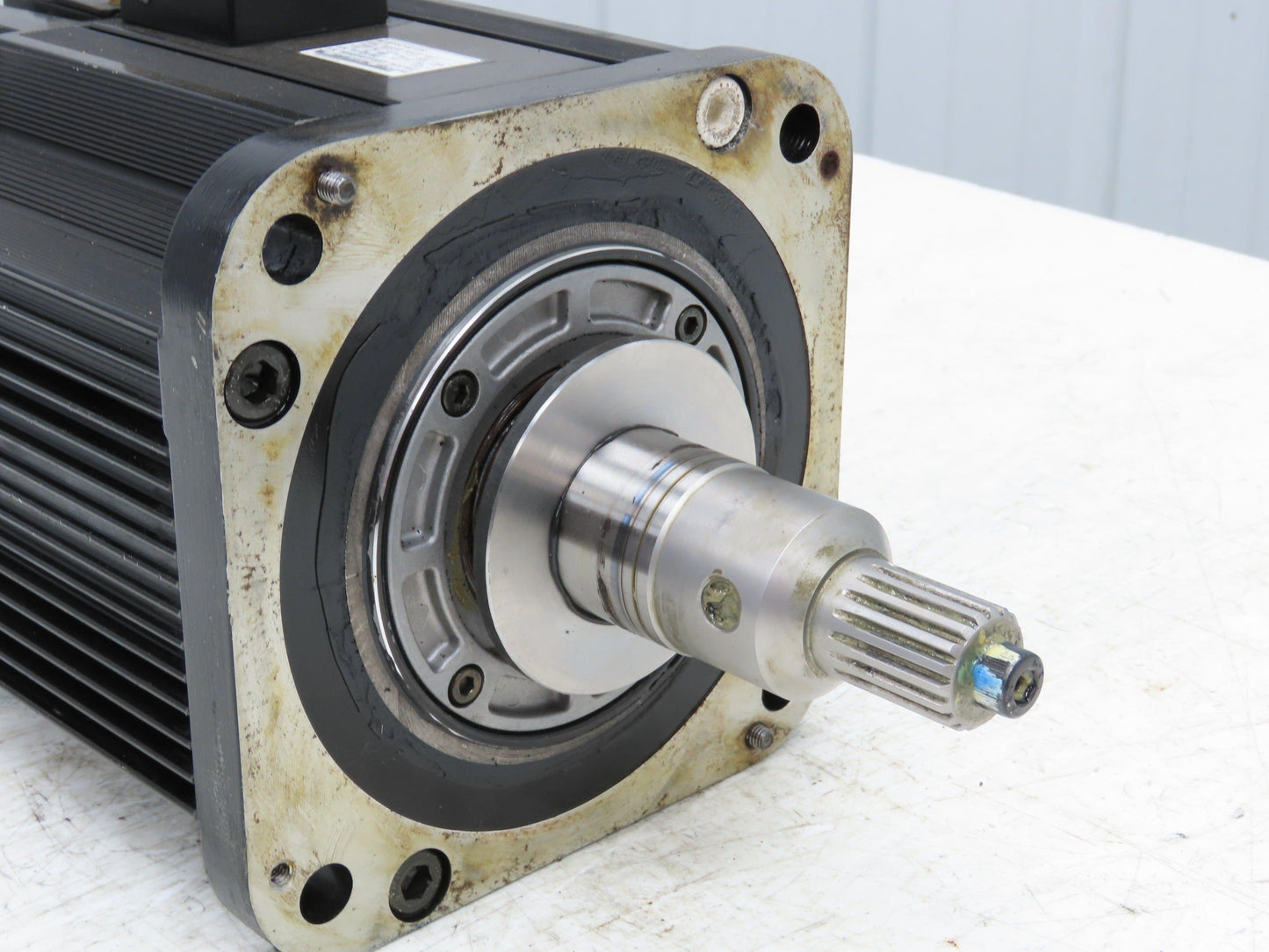 Yaskawa SMGRS-30A2A-YR11 AC Servo Motor 2900W 18.5Nm 1500RPM Encoder