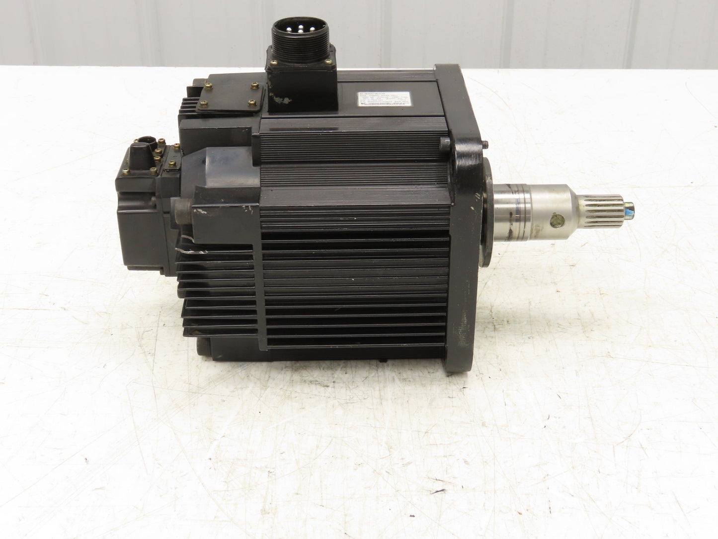 Yaskawa SMGRS-30A2A-YR11 AC Servo Motor 2900W 18.5Nm 1500RPM Encoder