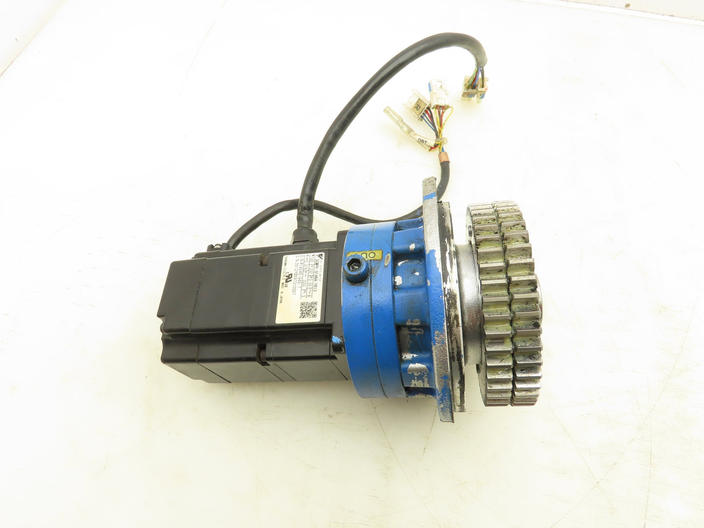 Yaskawa SGMPH-01ANA-YR13 AC Servo Motor W/Motoman MA1400 Tooth Gear