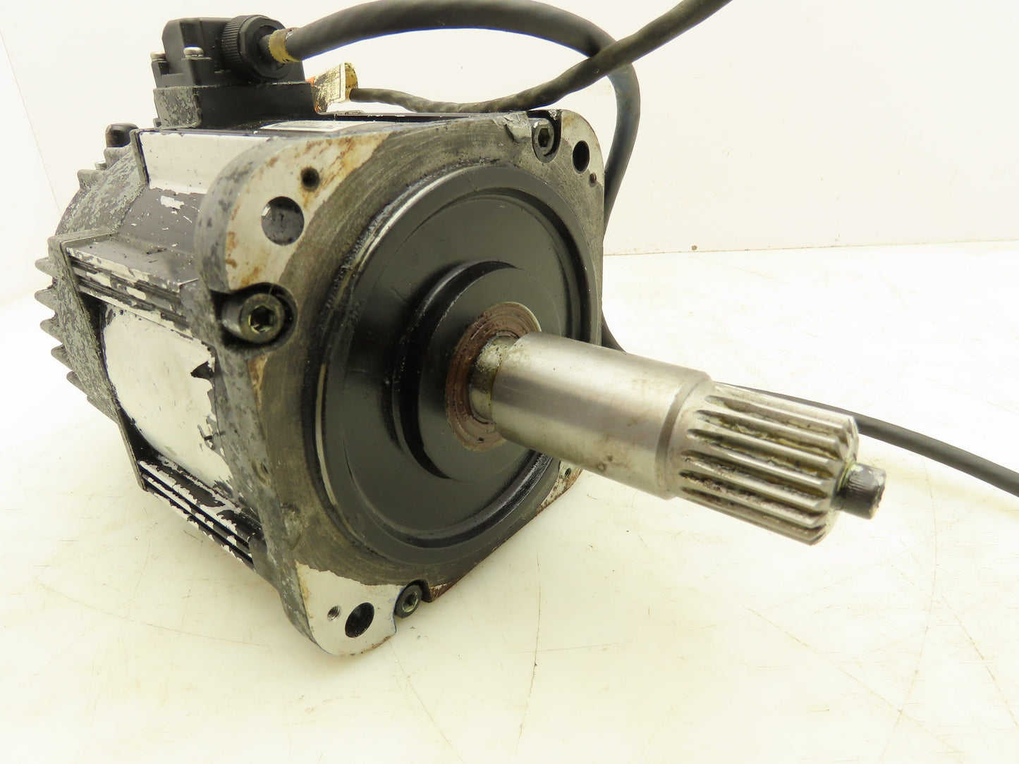 Yaskawa SGMRV-09ANA-YR11 AC Servo Motor 0.85kw 5.39Nm 1500 RPM Encoder