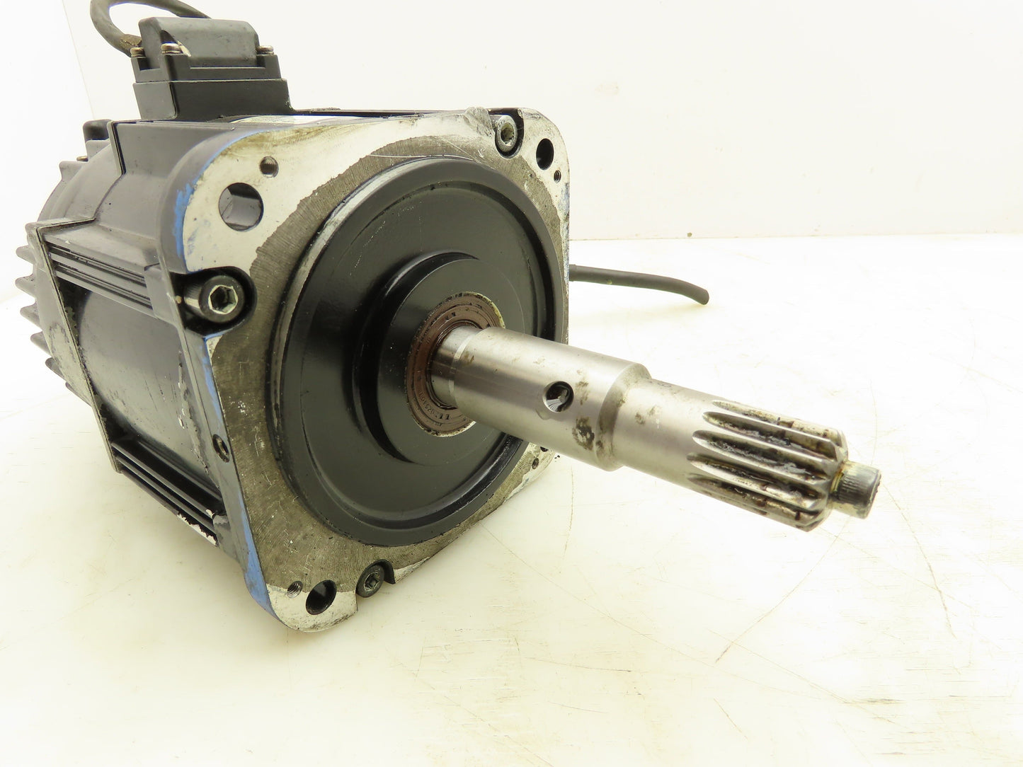 Yaskawa SGMRV-09ANA-YR11 AC Servo Motor 0.85kw 5.39Nm 1500 RPM Encoder