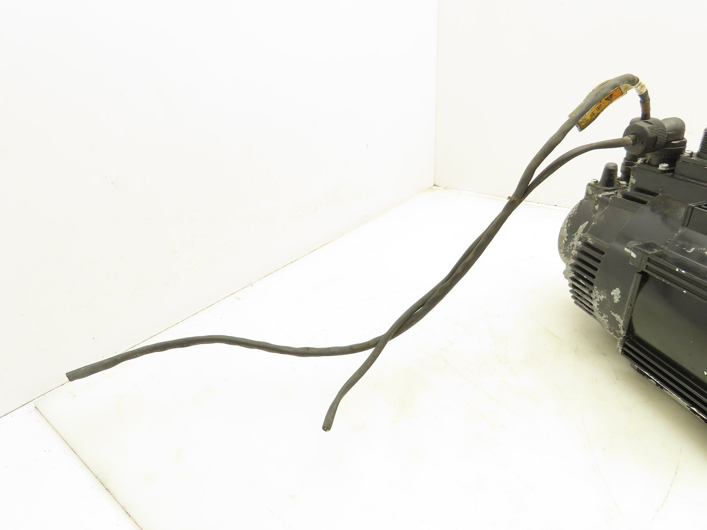 Yaskawa SGMRV-13ANA-YR21 AC Servo Motor 1.3kw 8.34Nm 1500 RPM Encoder