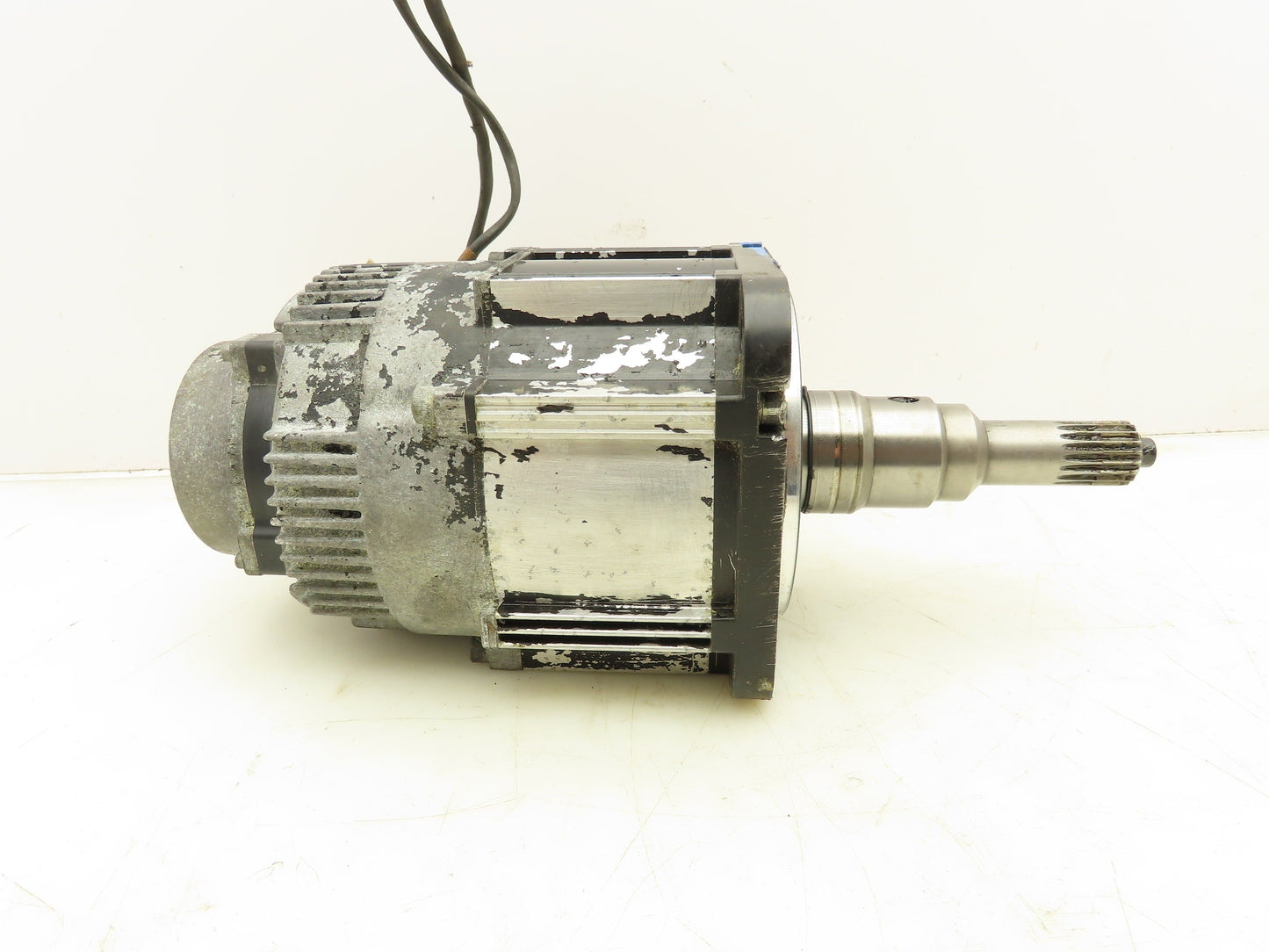 Yaskawa SGMRV-13ANA-YR21 AC Servo Motor 1.3kw 8.34Nm 1500 RPM Encoder