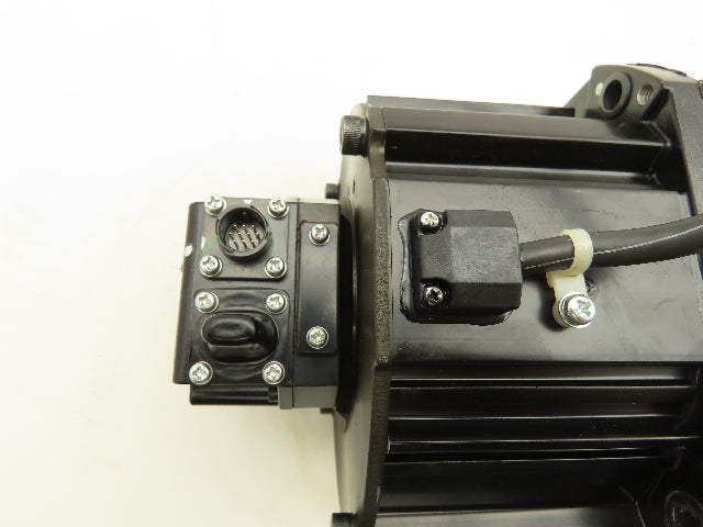 Yaskawa SGMRS-06A2B-YR12 AC Servo Motor 550W 2.63Nm 2000 RPM Encoder