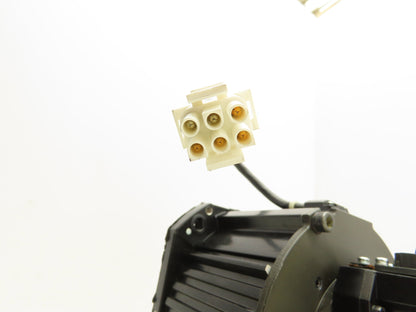 Yaskawa SGMRS-06A2B-YR12 AC Servo Motor 550W 2.63Nm 2000 RPM Encoder