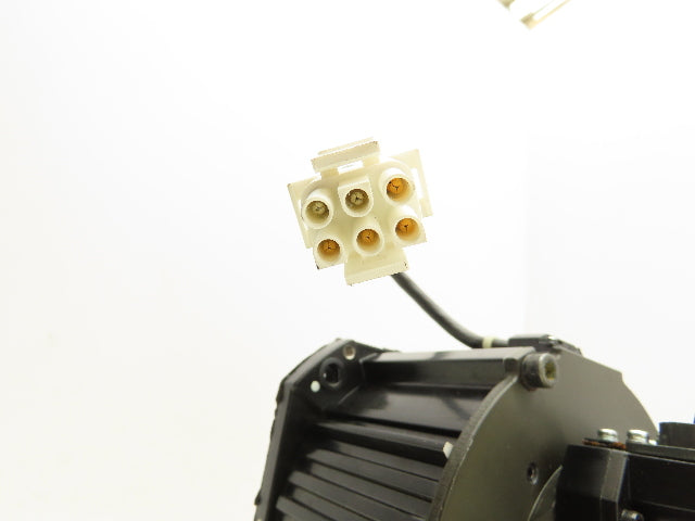 Yaskawa SGMRS-06A2B-YR12 AC Servo Motor 550W 2.63Nm 2000 RPM Encoder