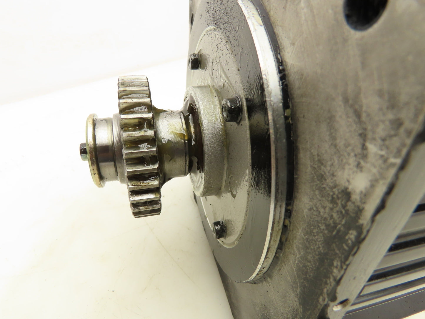 Yaskawa SGMRS-06A2B-YR12 AC Servo Motor 550W 2.63Nm 2000 RPM Encoder