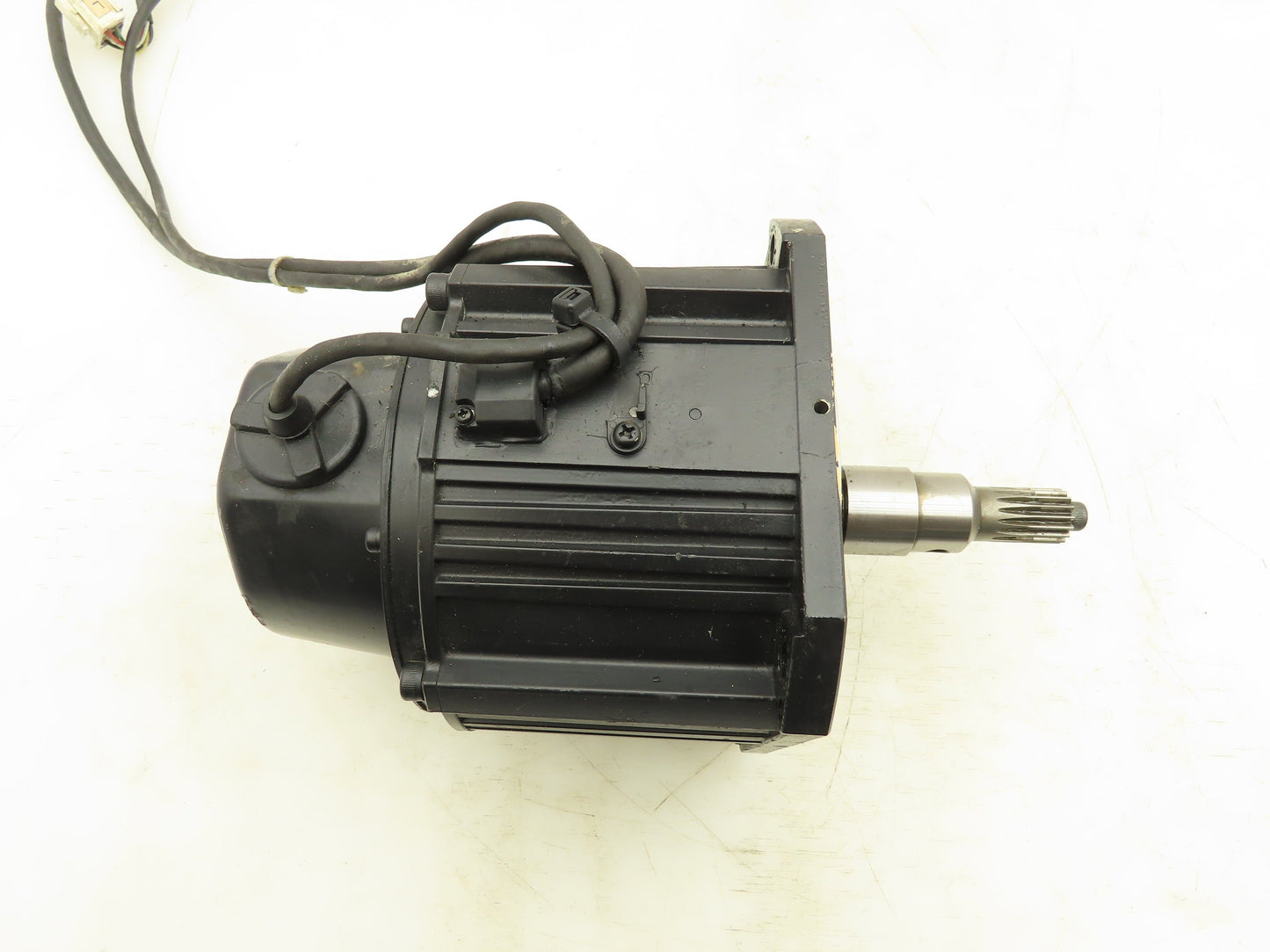 Yaskawa SGMDH-12A2A-YR12 AC Servo Motor 1150W 5.49Nm 2000 RPM Encoder