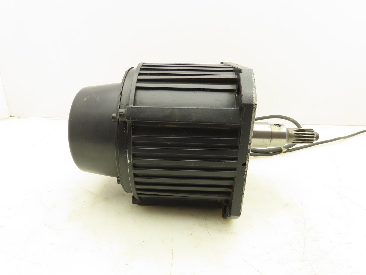 Yaskawa SGMDH-12A2A-YR12 AC Servo Motor 1150W 5.49Nm 2000 RPM Encoder