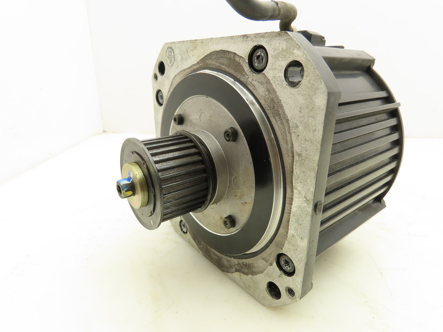 Yaskawa SGMRS-12A2B-YR11 AC Servo Motor 1150W 5.49Nm 2000 RPM Encoder