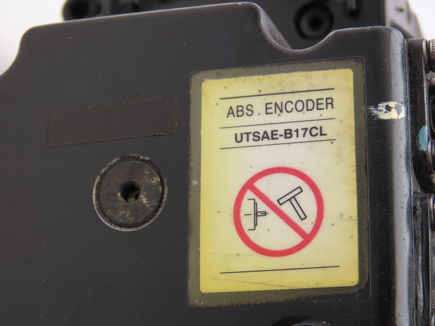 Yaskawa SGMRS-13A2A-YR11 AC Servo Motor 1300W 8.34Nm 1500 RPM Encoder