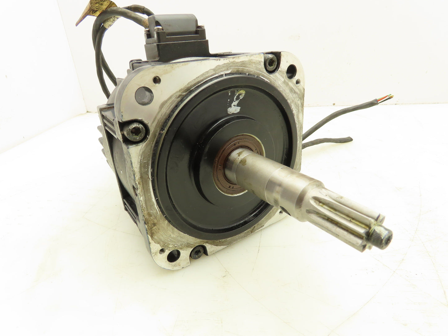 Yaskawa SGMRV-05ANA-YR21 AC Servo Motor 0.45kw 2.86Nm 1500RPM Encoder