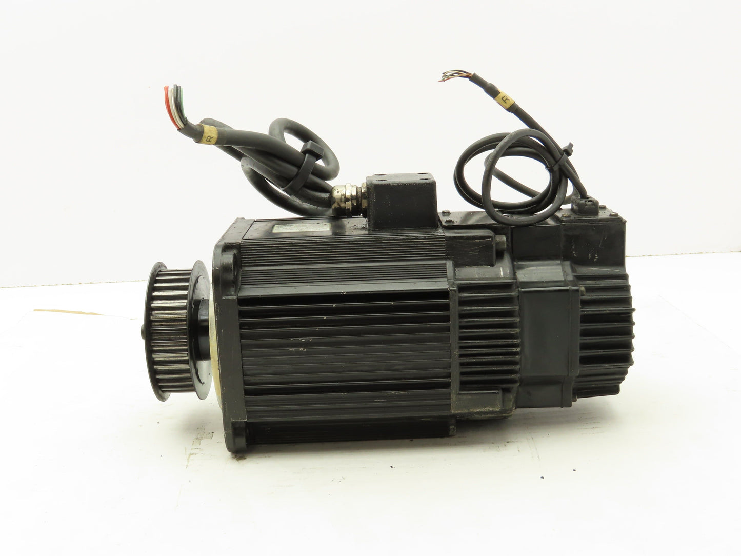 Yaskawa SGMGH-13A2A-YR23 AC Servo Motor 1300W 8.34Nm 1500RPM Encoder