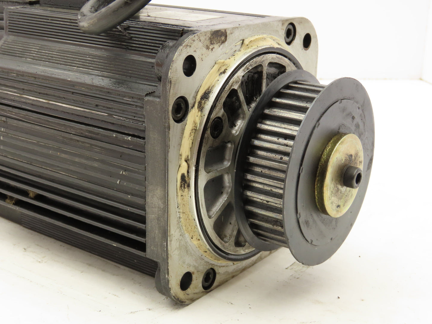 Yaskawa SGMGH-13A2A-YR23 AC Servo Motor 1300W 8.34Nm 1500RPM Encoder