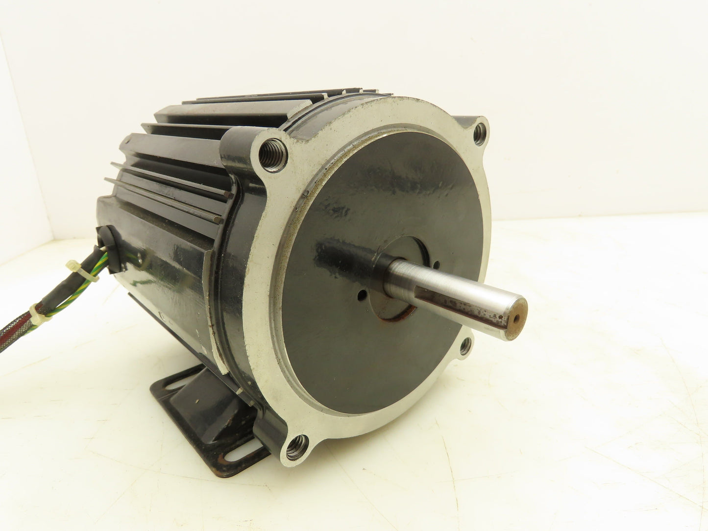 Bodine 48R6BEC1 Electric Torque Motor 115V 1 Ph 1500/1800RPM 65 Oz-In Torq