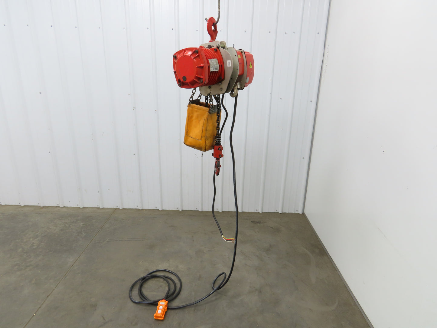 Advantage 100 1 Ton Electric Chain Hoist 26 FPM 18' Travel 16' Pendant 460 Volt