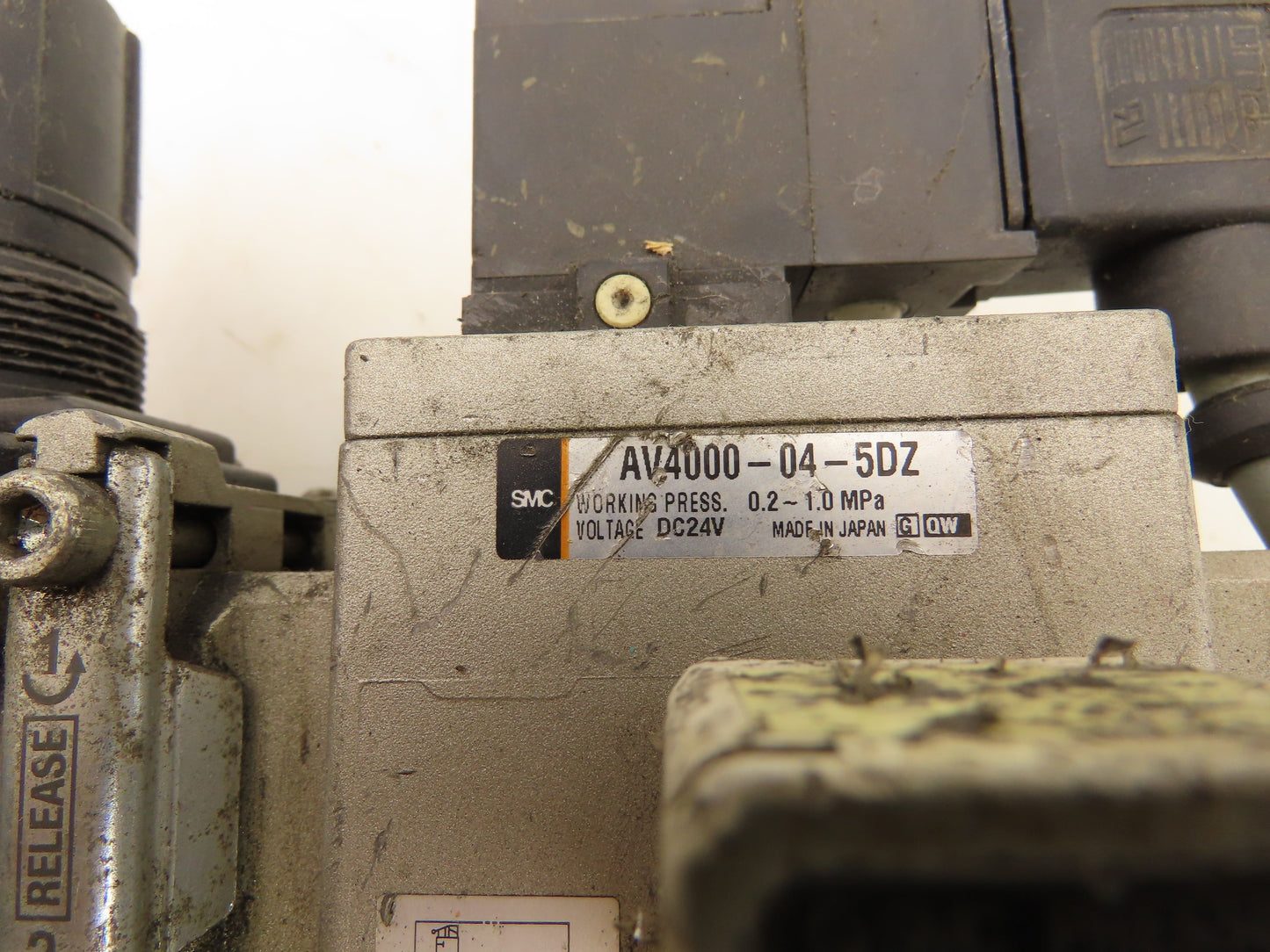 SMC AW40-04 Pneumatic Air Treatment Soft Start Valve And Lock Out Hand Valve