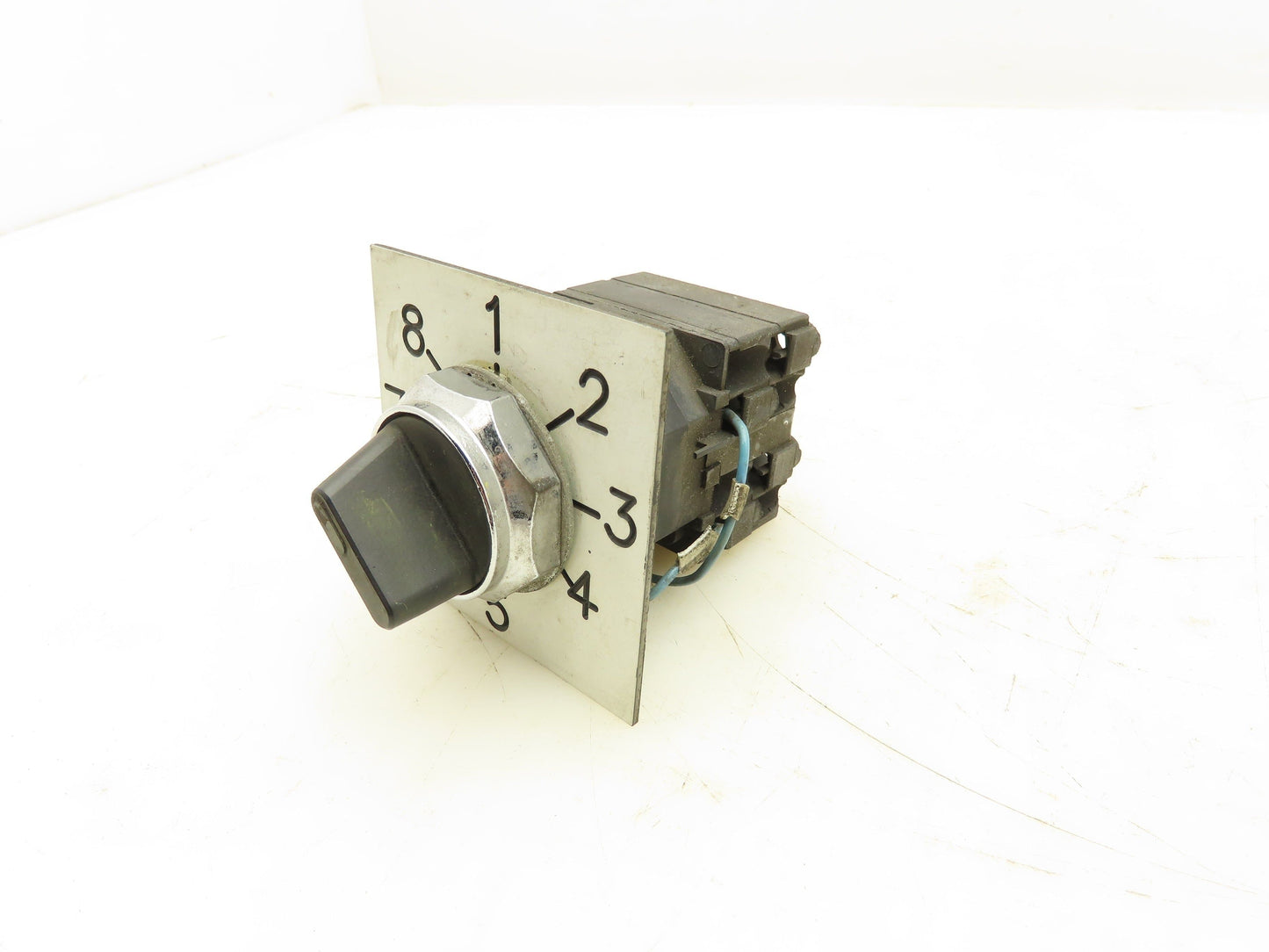 Telemecanique XB3DX1307 Selector Switch 8 Position 45 Degree Turns