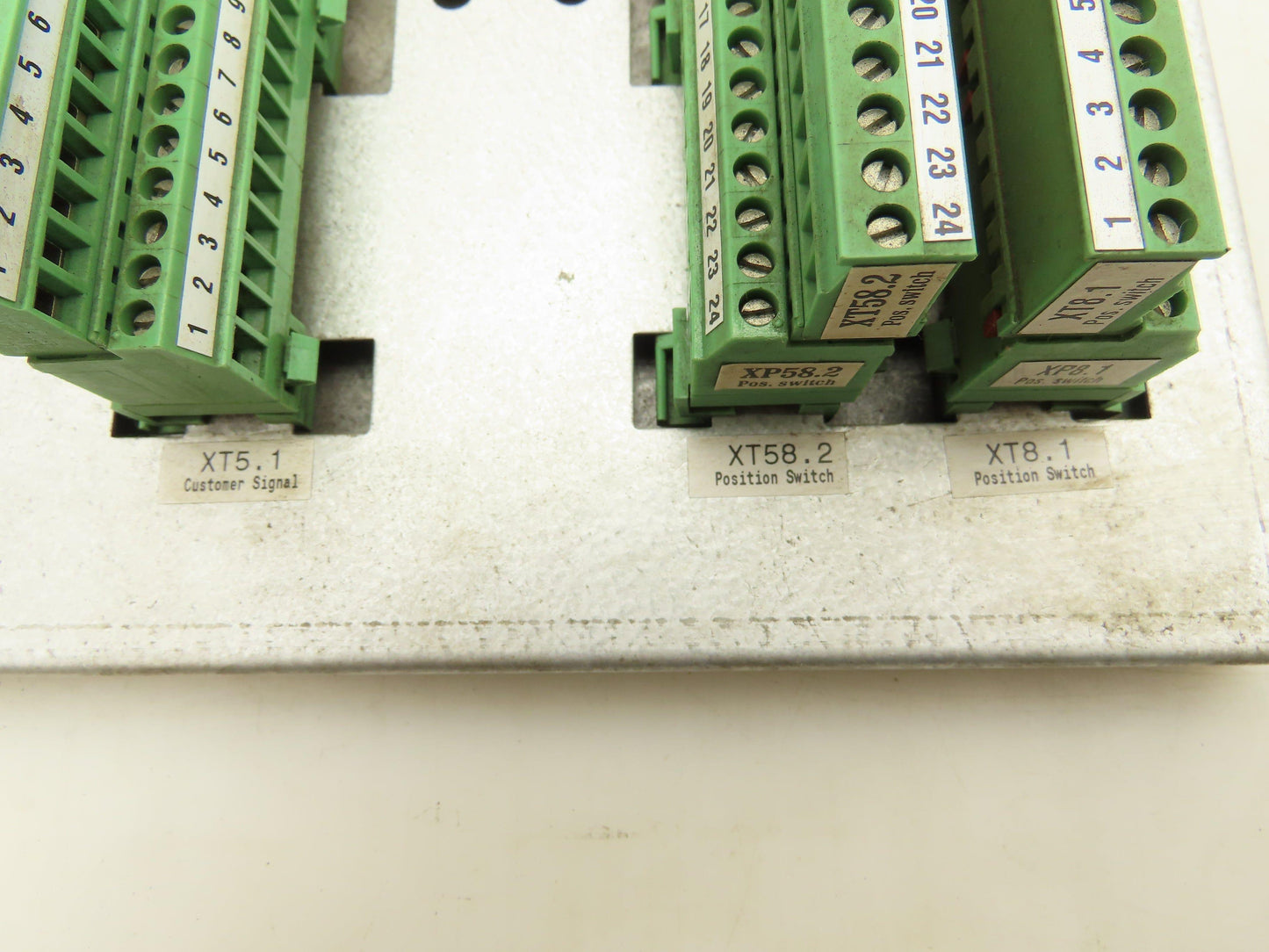 Yaskawa Motoman Robot IO Terminal Block Panel 11.5 x 7.75