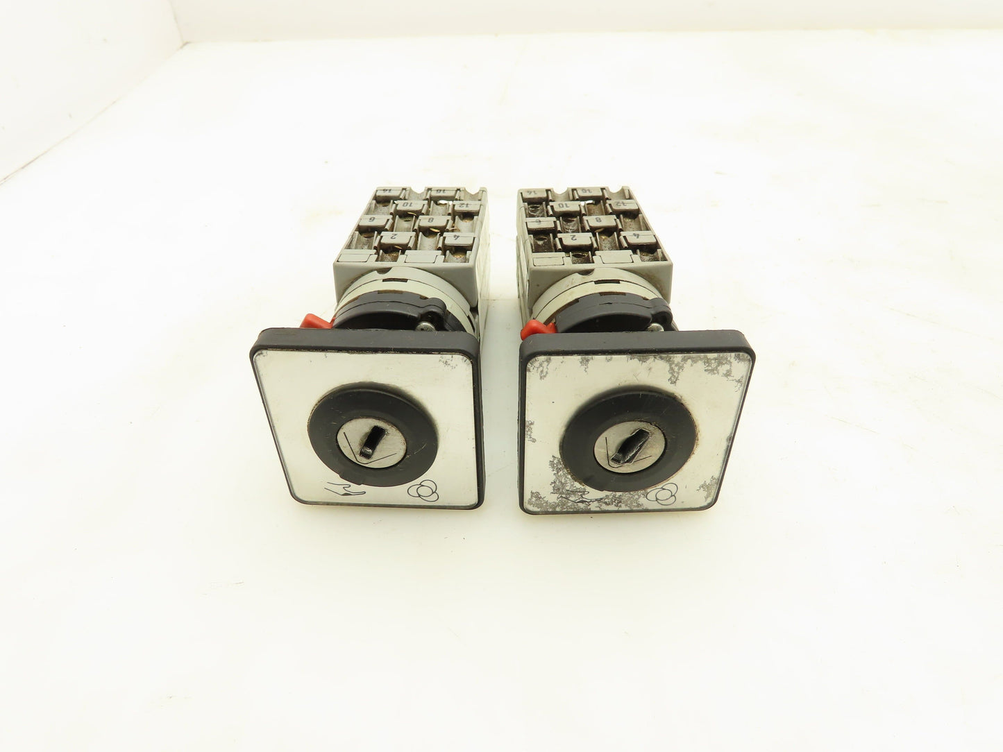 Sonthiemer WAW937/8ZM/Z32SF Selector Switch Lot of 2