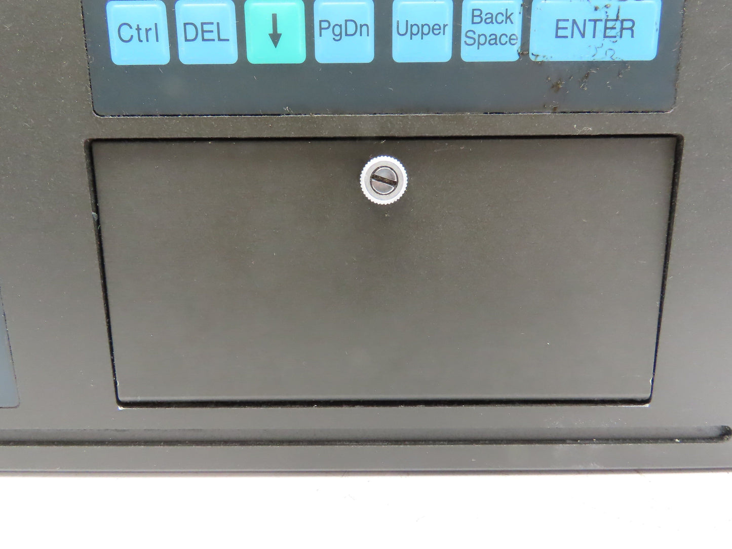 ADVANTECH AWS-843T Industrial Workstation  10.4"Display 230V Input 240 Output