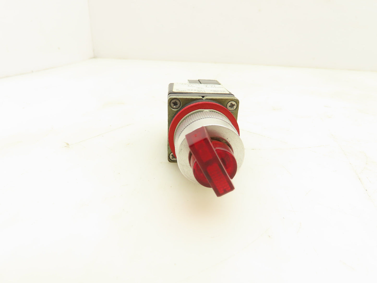 Allen Bradley 800MR-12HX2B Illuminated 2 Position Selector Switch 110-300V Coil