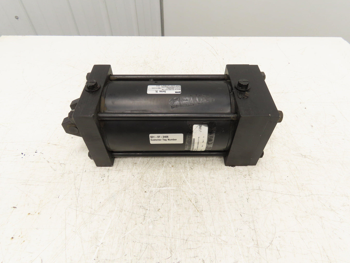 Parker Series L Hydraulic Cylinder 5" Bore 7-1/4" Stroke 600 PSI Clevis Mount