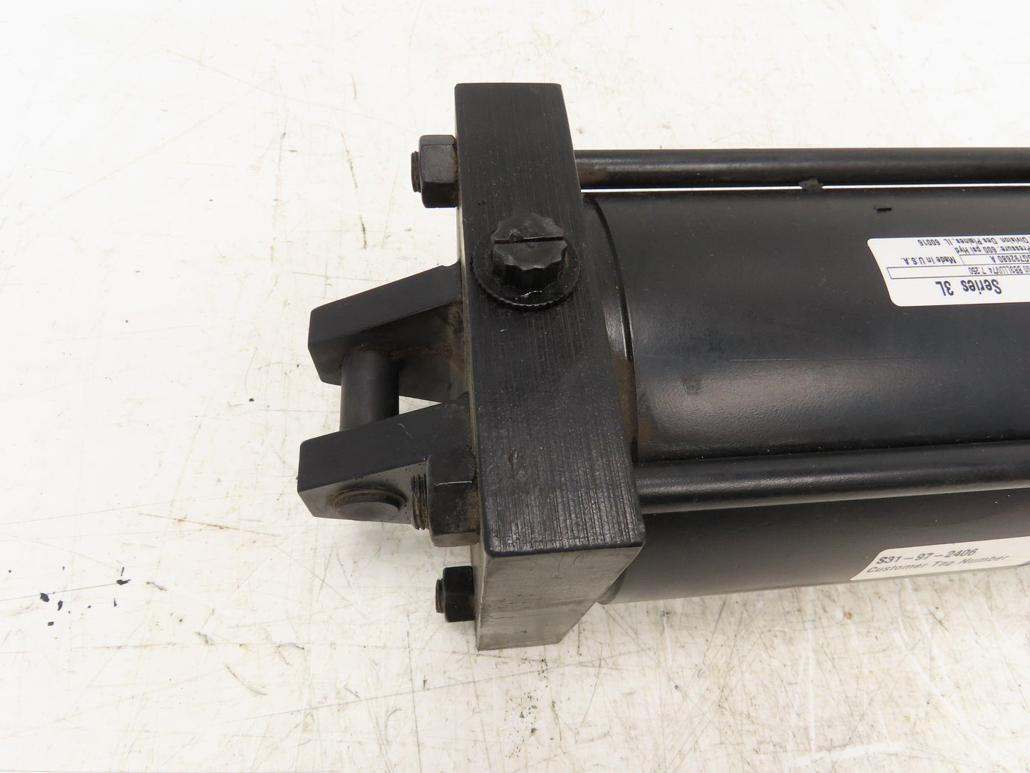 Parker Series L Hydraulic Cylinder 5" Bore 7-1/4" Stroke 600 PSI Clevis Mount