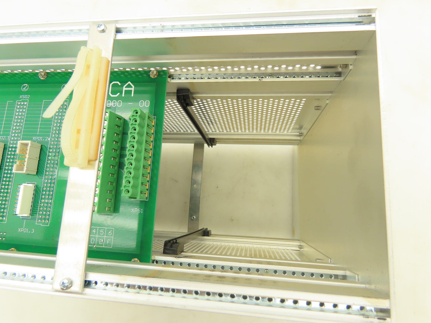 SCA Schucker APC 3000-00 BUS Chassis Rack W/PLC Control Board