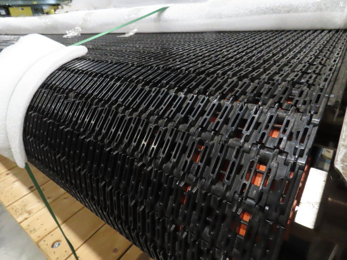 Nercon 8' 6"x 9'  Accumulation Bottle Conveyor Bi-Directional Re-Flow Unloader