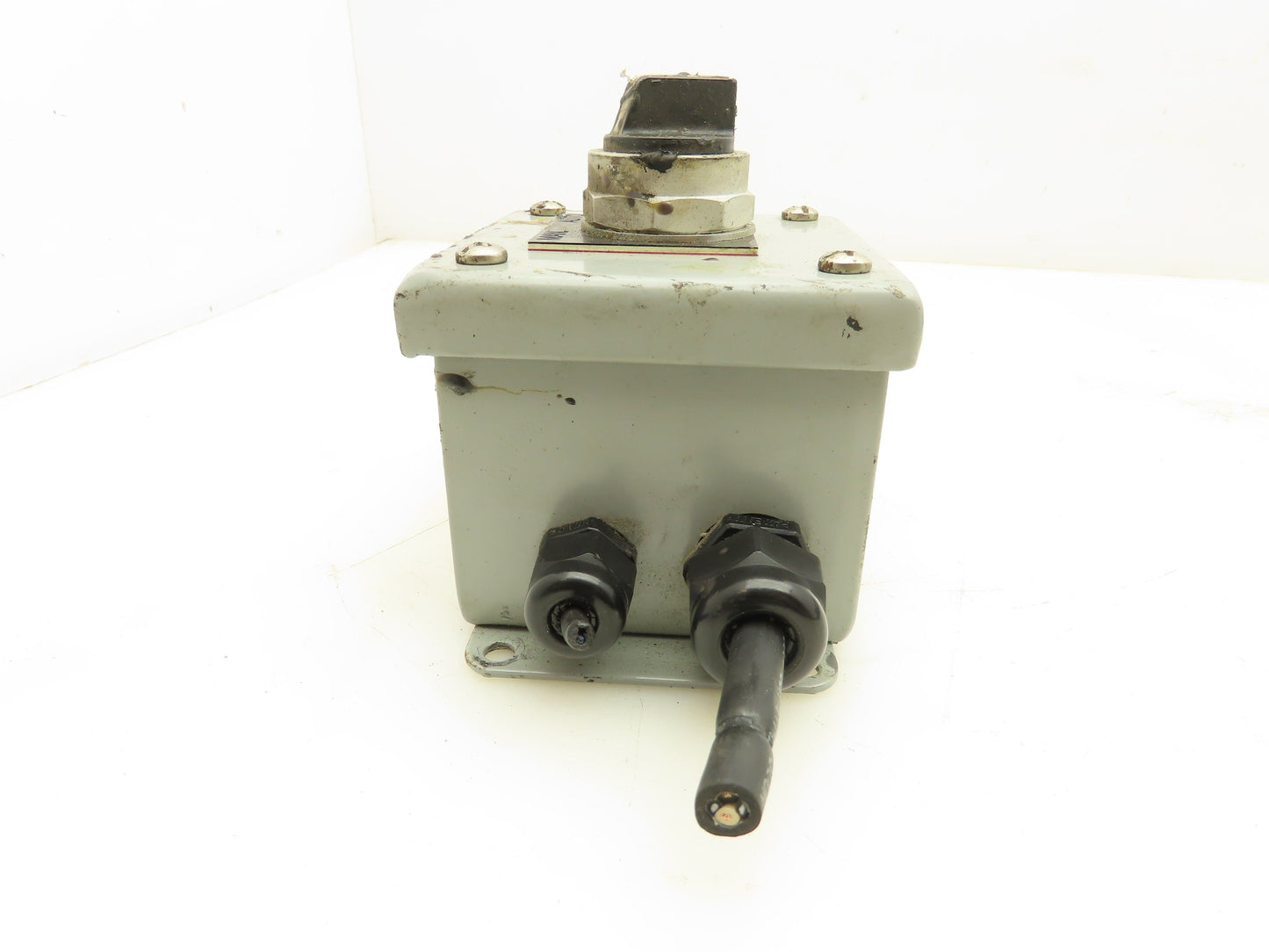 Hubbell Wiegmann PB1 Enclosure w/Allen Bradley Switch HT84 Nema Type 12 Lot of 4