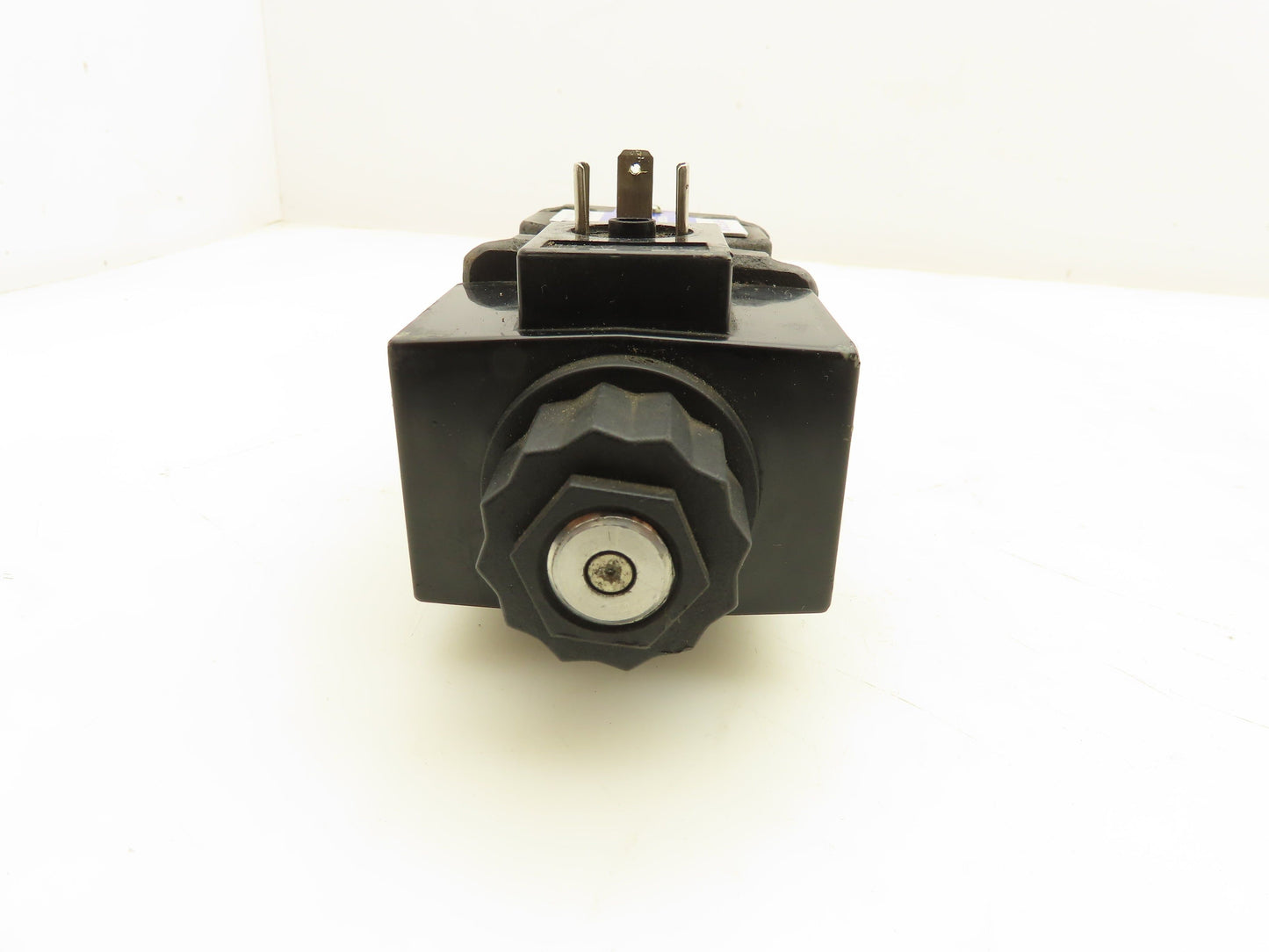 Hystar DSG-3C4-N-03 Hydraulic Spool Solenoid Valve 4/3 Type 110V Missing Coil