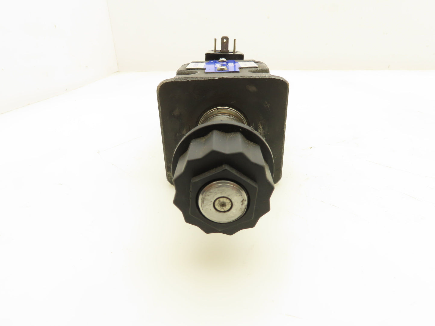 Hystar DSG-3C4-N-03 Hydraulic Spool Solenoid Valve 4/3 Type 110V Missing Coil