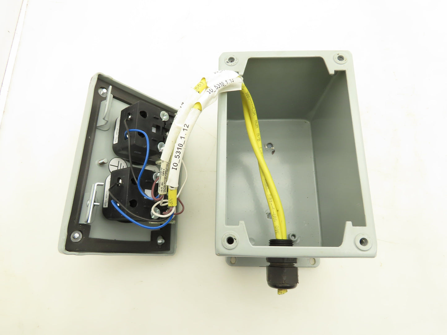 Hoffman E2PBX Pushbutton Enclosure W/Illuminated Blue Green Pushbuttons Nema 13