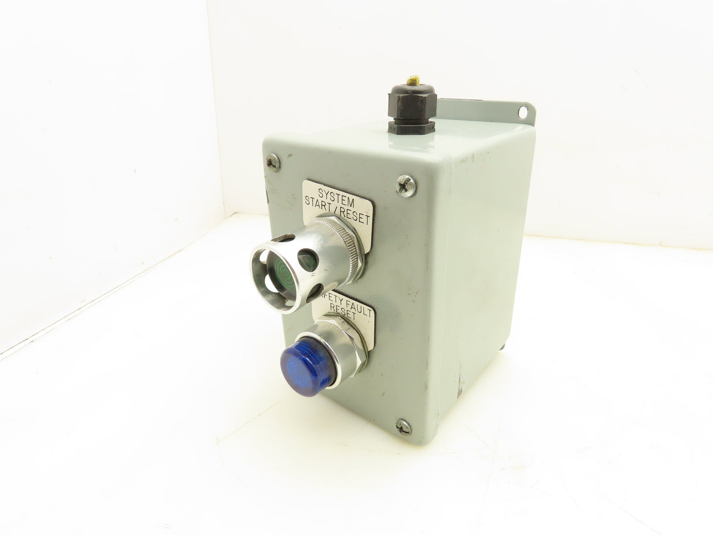 Hoffman E2PBX Pushbutton Enclosure W/Illuminated Blue Green Pushbuttons Nema 13