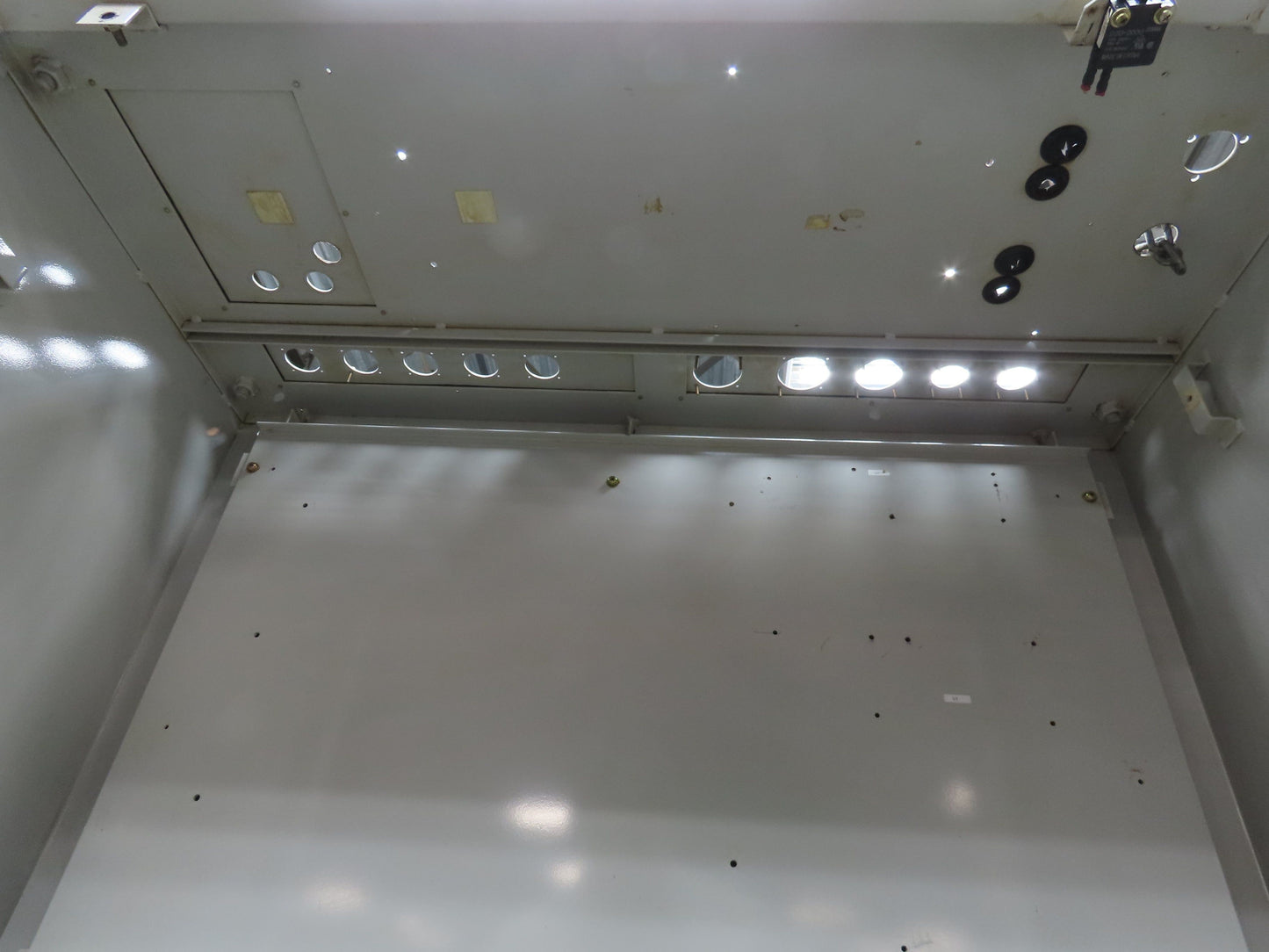 Freestanding Electrical Enclosure 1800x900x400mm Backplate 600x400mm HMI Cutout