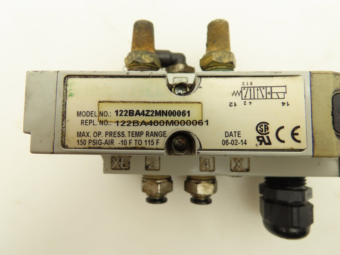 Numatics 122BA4Z2MN00061 Pneumatic 4/2 Solenoid Valve w/Manifold 24VDC  Lot of 2