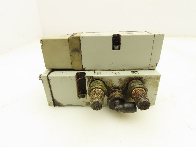 Numatics 122BA4Z2MN00061 Pneumatic 4/2 Solenoid Valve w/Manifold 24VDC  Lot of 2