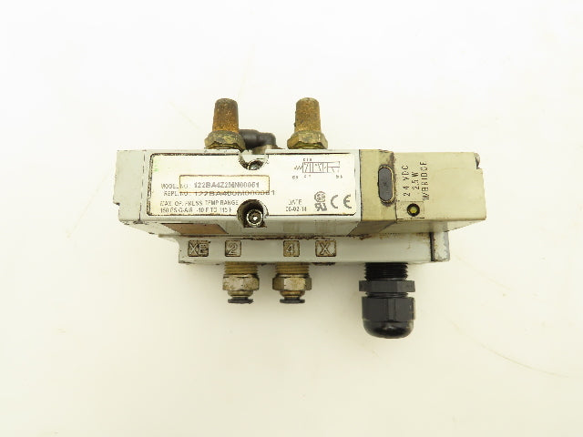 Numatics 122BA4Z2MN00061 Pneumatic 4/2 Solenoid Valve w/Manifold 24VDC  Lot of 2