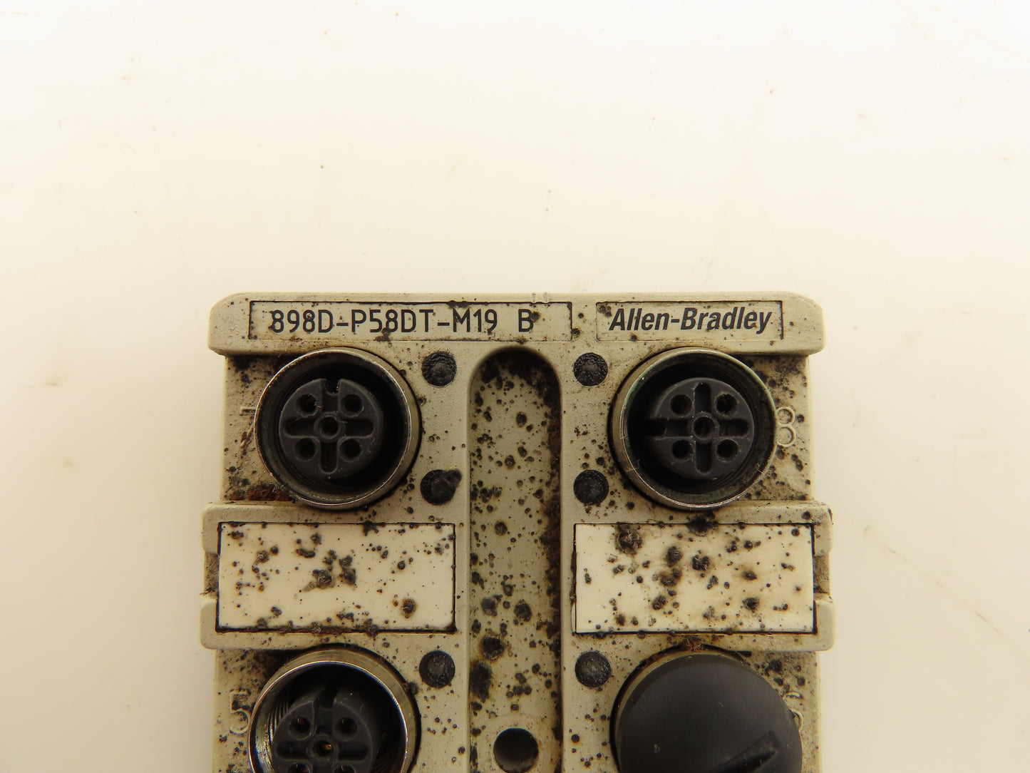 Allen Bradley 898D-P58DT-M19 Connection System DC Micro QD 8 Port M12 Series B