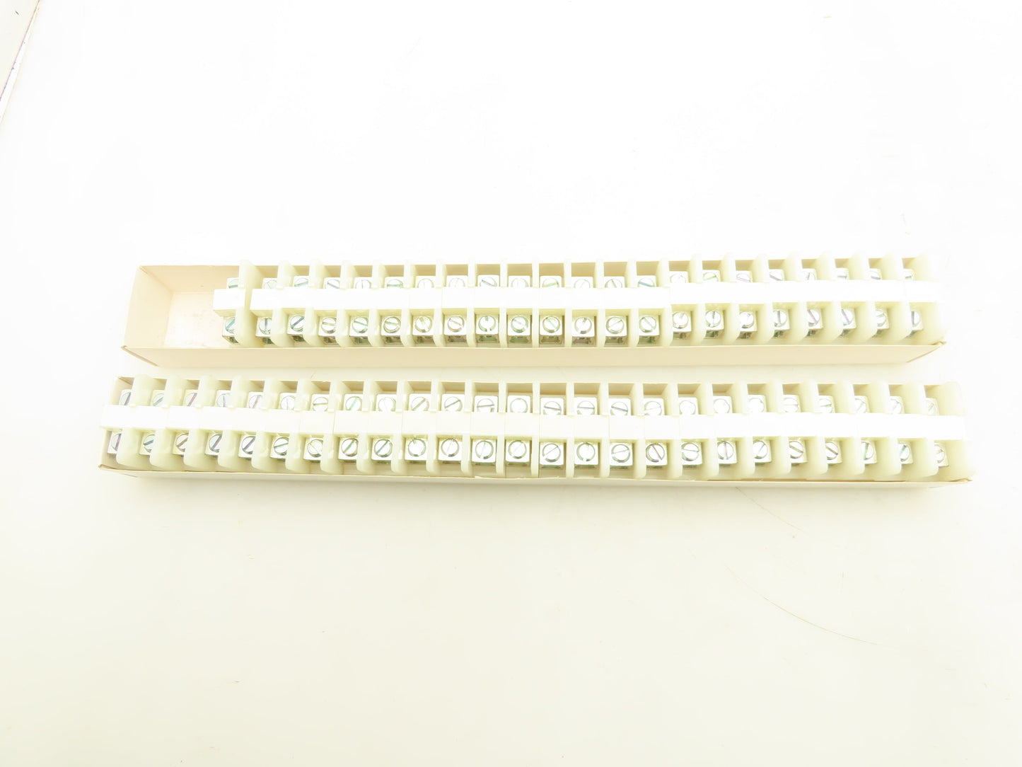 Allen Bradley 1492-CD2 Terminal Block Din Rail 4-14 Awg W/ 8 End Cap Lot of 47