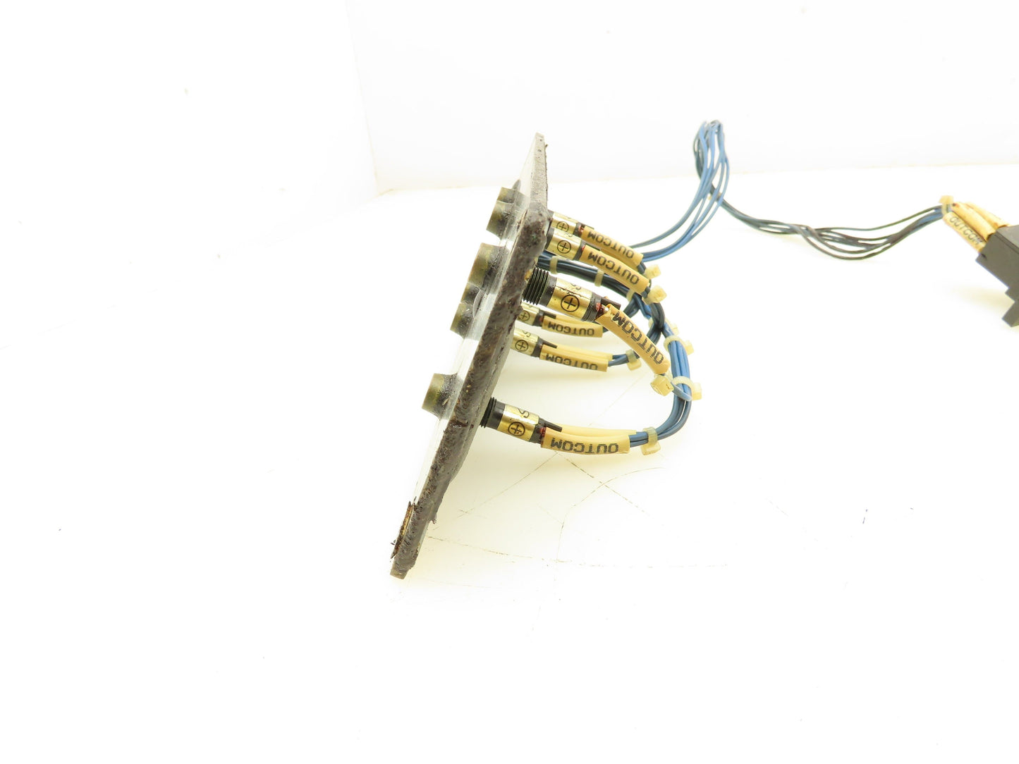 Okuma CNC Lathe OSP7000 Control Panel Chuck Indicator Lights E5413-183-569